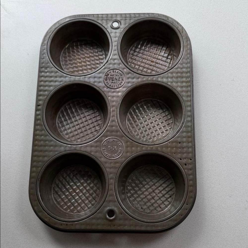 Vintage “New Baking Metal Ovenex 6 Cup Muffin Tin